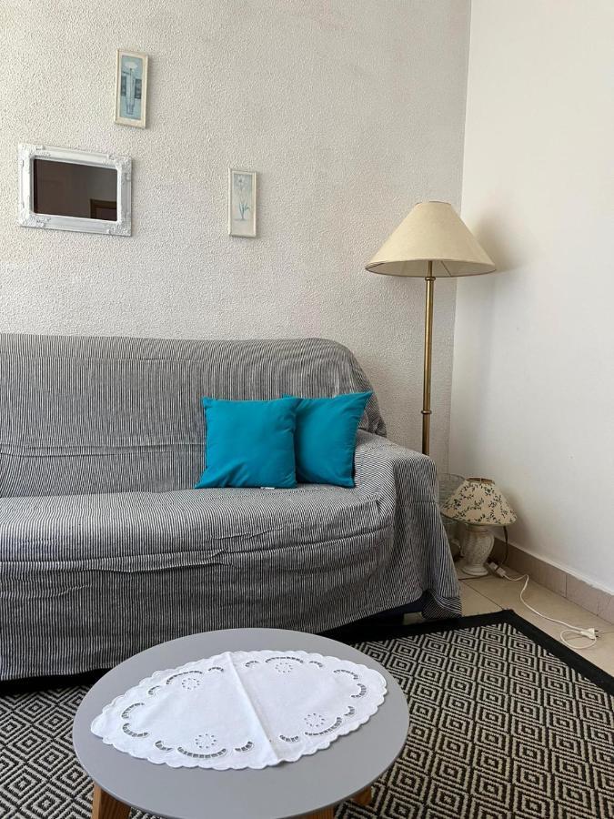 Apartment With Swimming Pool Jelsa  Εξωτερικό φωτογραφία